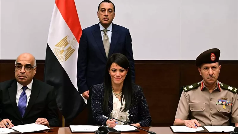 رئيس الوزراء يشهد توقيع بروتوكول بشأن التجهيزات الفنية لمدينة العدالة الذكية