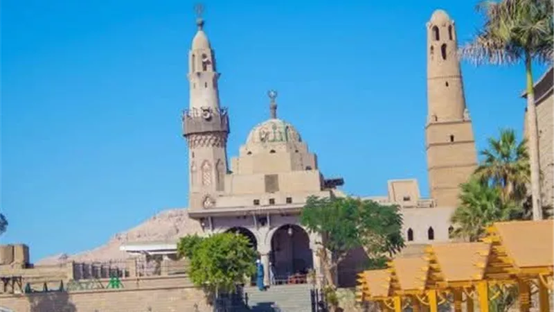 كرنفالات وشاشات عرض ضخمة في الأقصر تزامنا مع افتتاح المتحف الكبير