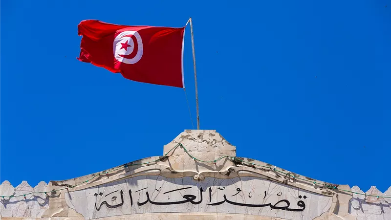 تأجيل قضية «التآمر على الدولة» وسط جدل قانوني في تونس