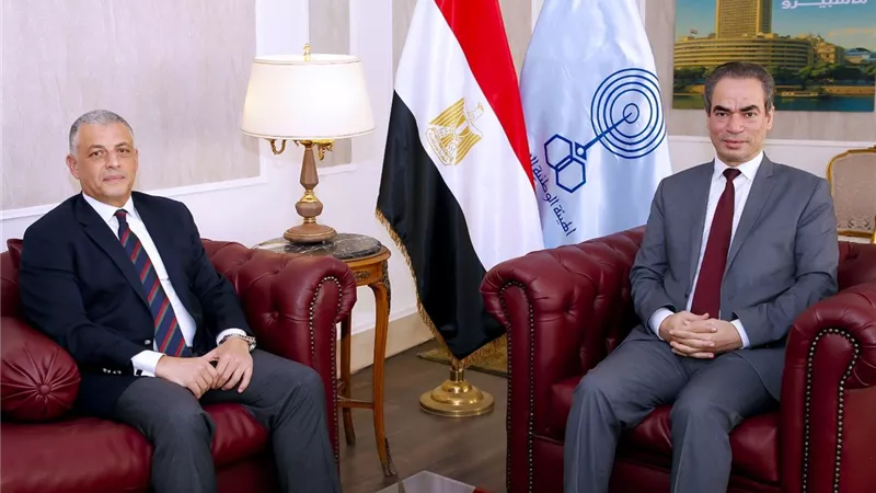 محافظ الإسماعيلية يلتقي برئيس الهيئة الوطنية للإعلام لتعزيز سبل التعاون