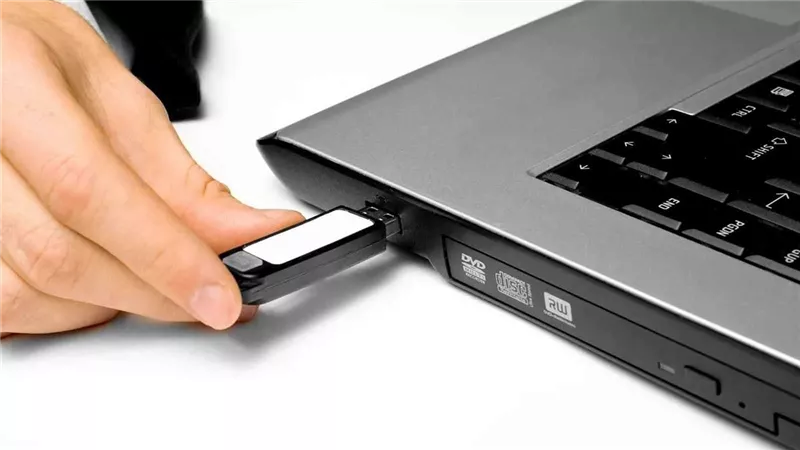 سر صغير وراء بطء أجهزتك.. هل تستخدم منفذ الـUSB الخطأ دون أن تنتبه؟
