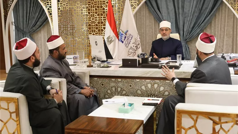 مفتي الجمهورية يناقش ملامح انطلاق العمل بمركز الإمام الليث بن سعد