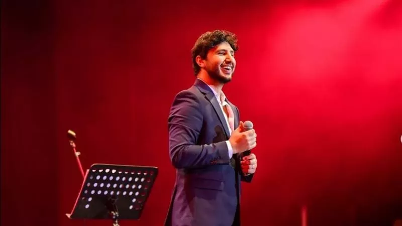 محمد فضل شاكر يعود إلى نشاطه الفني بعد توقف مؤقت بسبب والده.. التفاصيل