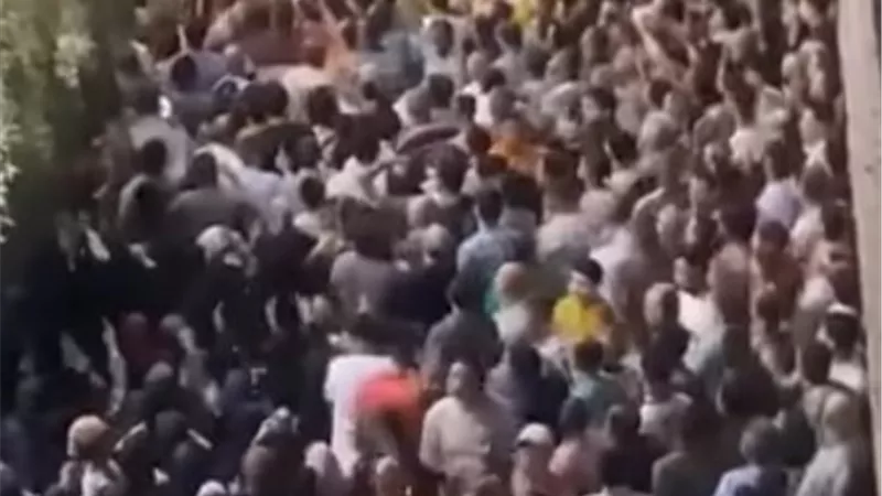 في مشهد مؤلم.. تشييع جنازة «أطفال الهرم»|فيديو 