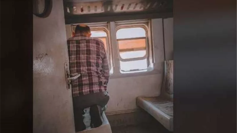 ما حكم الصلاة داخل القطار المتحرك؟.. دار الإفتاء ترد