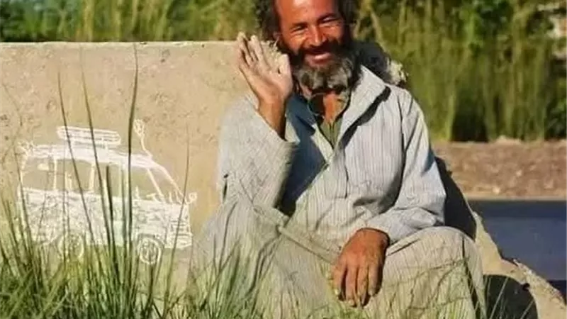 رحيل ليوناردو الطريق الزراعي.. فنان الصمت الذي رسم الحياة على الجدران بالمنيا