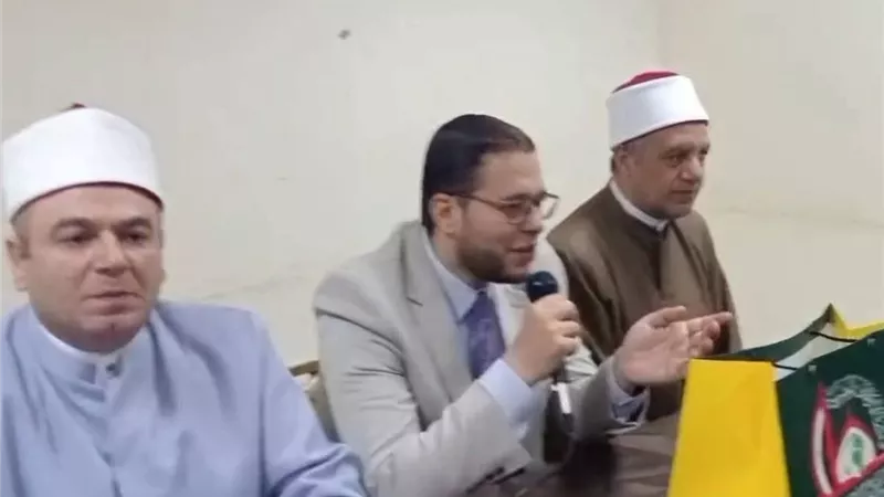 «أوقاف الشرقية»: دعم مراكز رعاية المسنين.. والمحافظ : «كبار السن ليهم حق علينا»