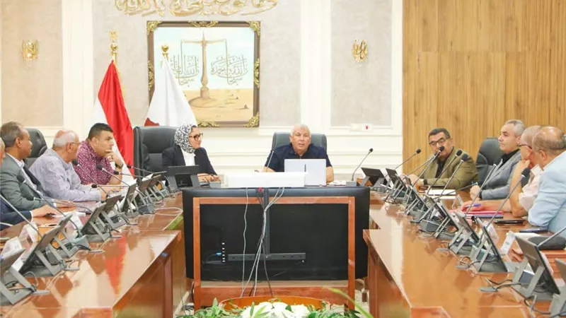 محافظ الوادي الجديد يتابع إجراءات الصيانة للمرافق بمجمع المصالح الحكومية