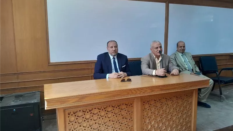 نائب رئيس جامعة الأزهر يناقش تطوير الأداء الجامعي ودعم البحث العلمي