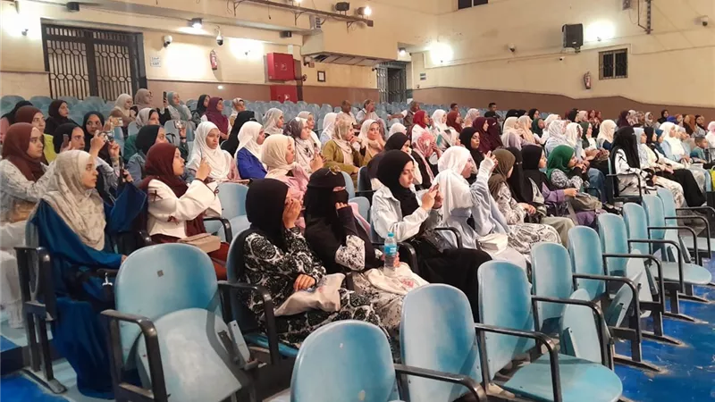 وفد طالبات جامعة الأزهر يزور قصر ثقافة أسيوط