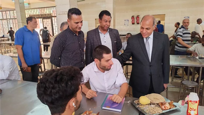 رئيس البعوث الإسلامية يتابع جودة الوجبات المقدمة للطلاب الوافدين