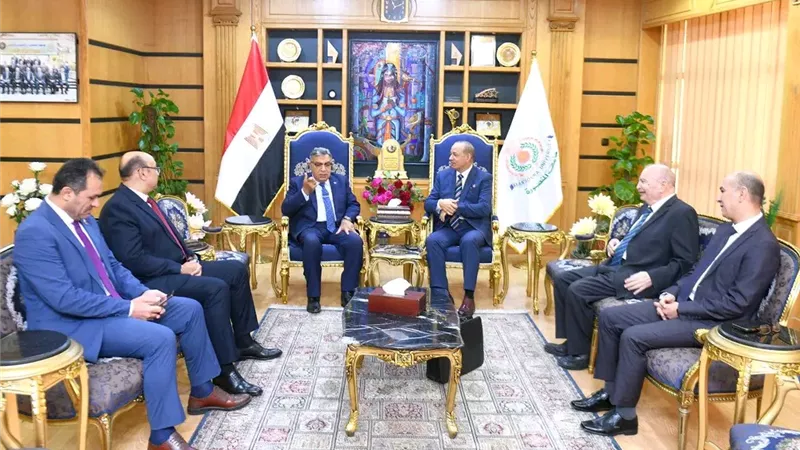 محافظ الدقهلية: جامعة المنصورة شريك رئيسي في تنفيذ المشروعات الخدمية 