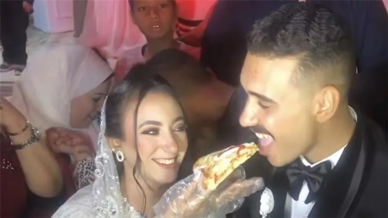 باللودر والبيتزا.. أغرب عادات وتقاليد الزواج في محافظة الأقصر
