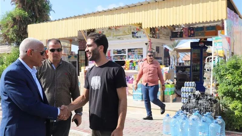 محافظ شمال سيناء يتفقد عددًا من مشروعات الشباب الحديثة