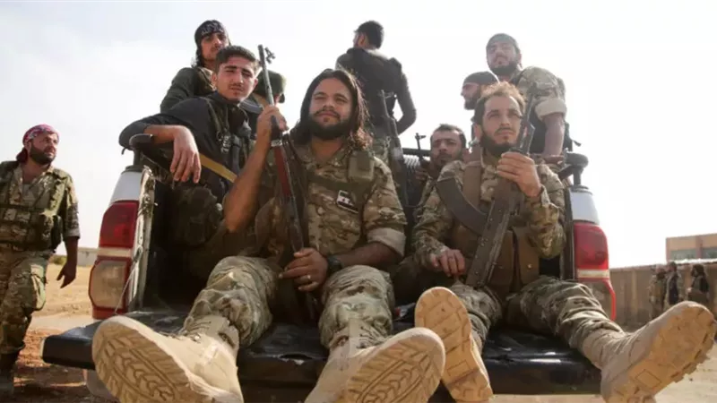 المقاتلون الأجانب في الشمال السوري: عنوان جديد لصراع النفوذ والشرعية في سوريا 