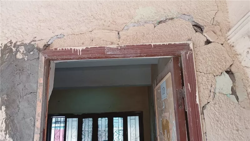 فضيحة صيانة في مدرسة يوسف جادالله للغات بالجيزة تهدد سلامة الطلاب |خاص