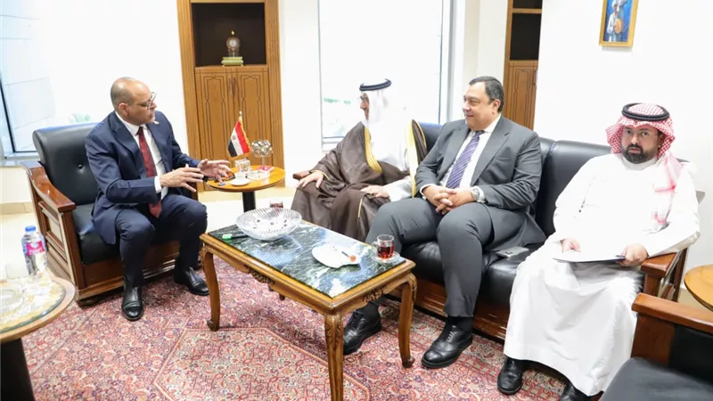 وزير العمل يبحث مع السفير السعودي بالقاهرة تنظيم وتنمية حركة تنقل العمالة