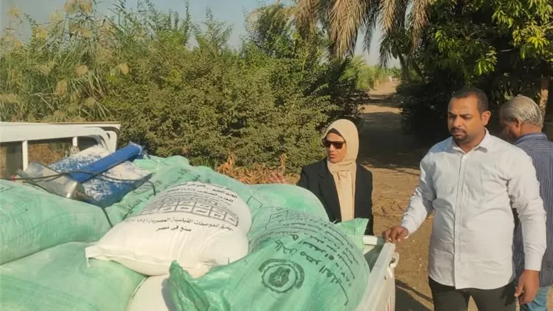 ضبط طن دقيق بلدى مدعم قبل تهريبة للسوق السوداء في الأقصر  