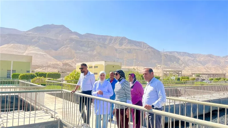 وزير الإسكان يتابع الموقف التنفيذي لمشروعات مدينة السويس الجديدة