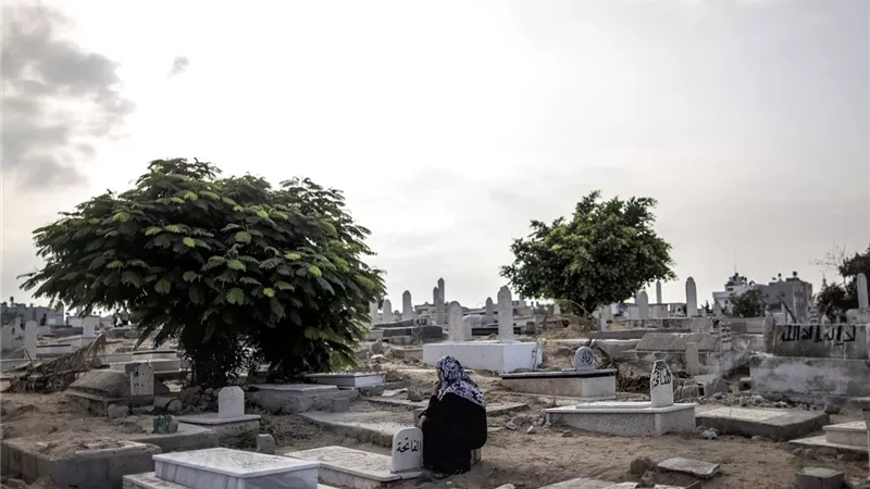 ما حكم سماع الموتى لزائريهم وردهم للسلام؟ الإفتاء توضح
