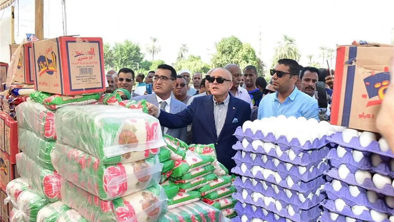 محافظ الأقصر يفتتح سوق اليوم الواحد بمركز ومدينة البياضية