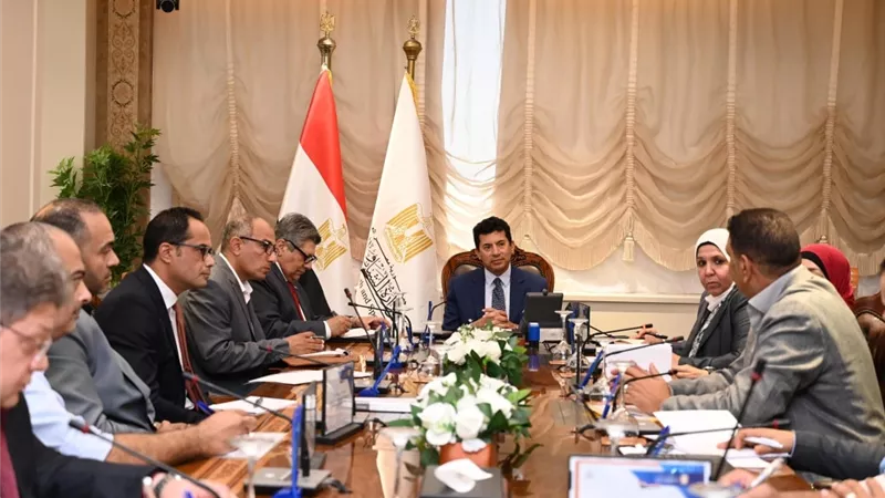 وزير الشباب والرياضة يجتمع مع شركاء الحملة القومية «شارك.. الكلمة كلمتك»