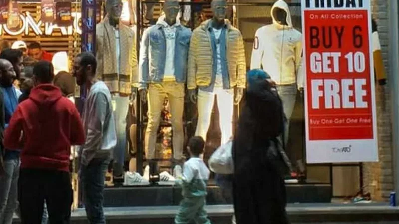 البلاك فرايداي| خبير مصرفي يحذر: مواقع وهمية تستهدف جيوب المصريين