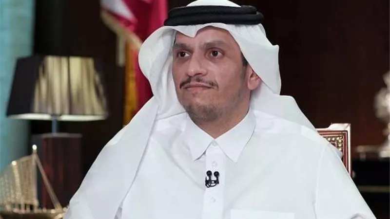 رئيس وزراء قطر: حماس مستعدة للتخلي عن حكم غزة.. ونضغط لنزع سلاحها 