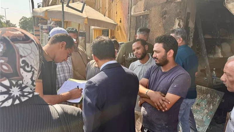 النيابة تعاين موقع حريق مخبز في أسوان.. وتكشف التفاصيل (صور)
