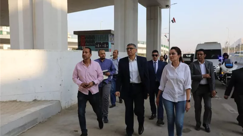 استعدادا لافتتاح المتحف الكبير.. محافظ الجيزة يتابع أعمال الإنارة والتجميل