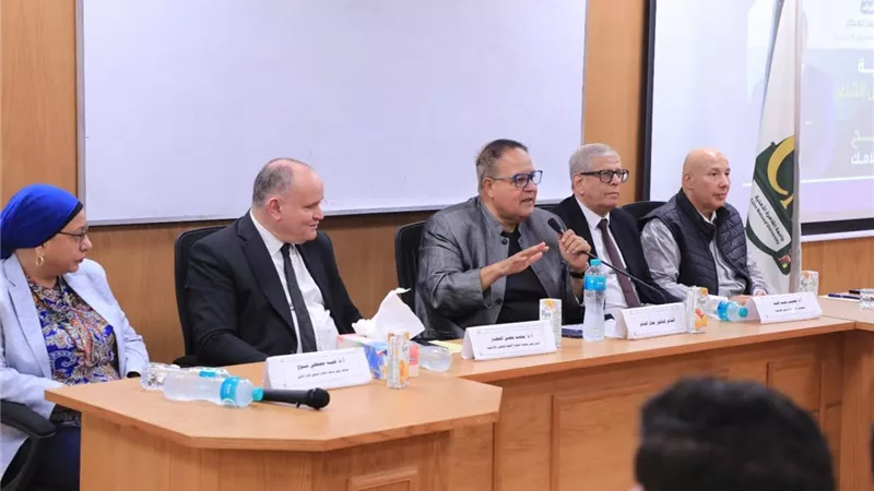 جامعة القاهرة تنظم ندوة شعرية بعنوان «افرح.. تنجح: كيف تحقق أحلامك»