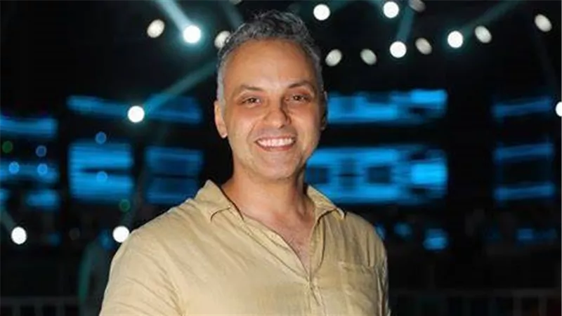 بدء عزاء المصور ماجد هلال بحضور نجوم الفن والصحفيين