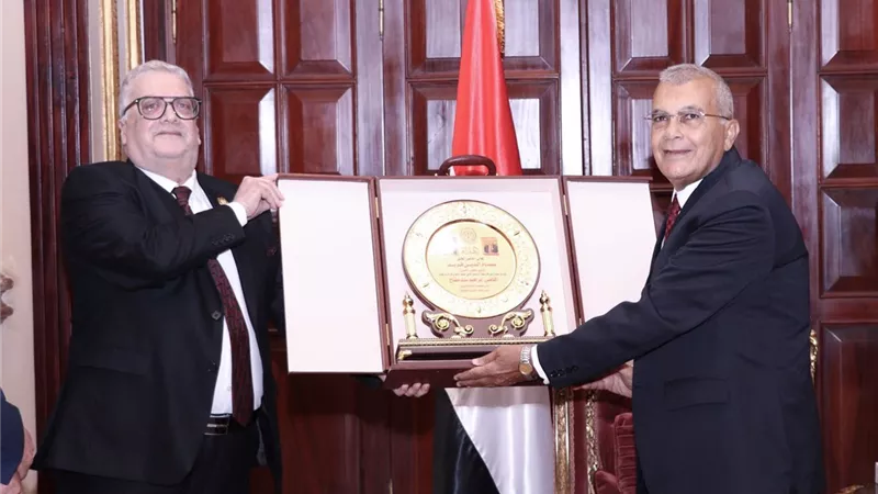 زيارة ودية.. رئيس 