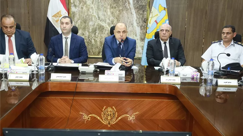 محافظ كفرالشيخ يناقش استعدادات العيد القومي وتجميل الشوارع والمنشآت الخدمية