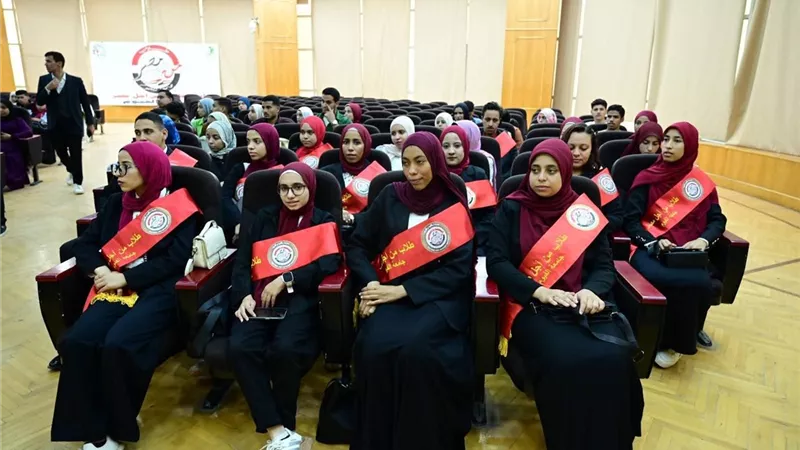 جامعة الفيوم تناقش أسباب تراجع الدور التقليدي للأسرة
