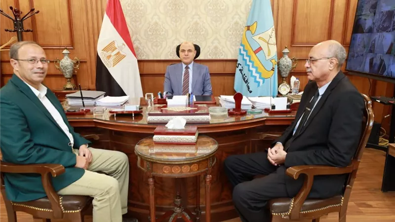 محافظ كفر الشيخ يبحث مشروعات الإنشاء والتطوير مع مدير الأبنية التعليمية الجديد