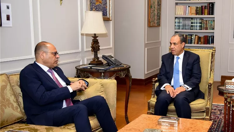القنصلية المصرية بالرياض ومكتب التمثيل العمالي يبحثان تعزيز التعاون
