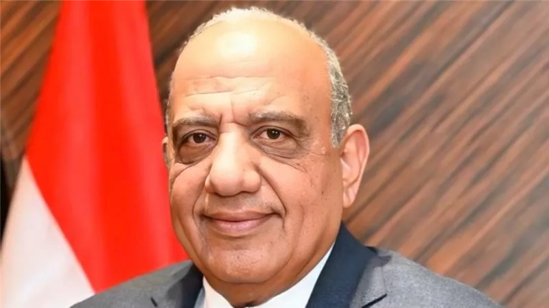 موظفو 