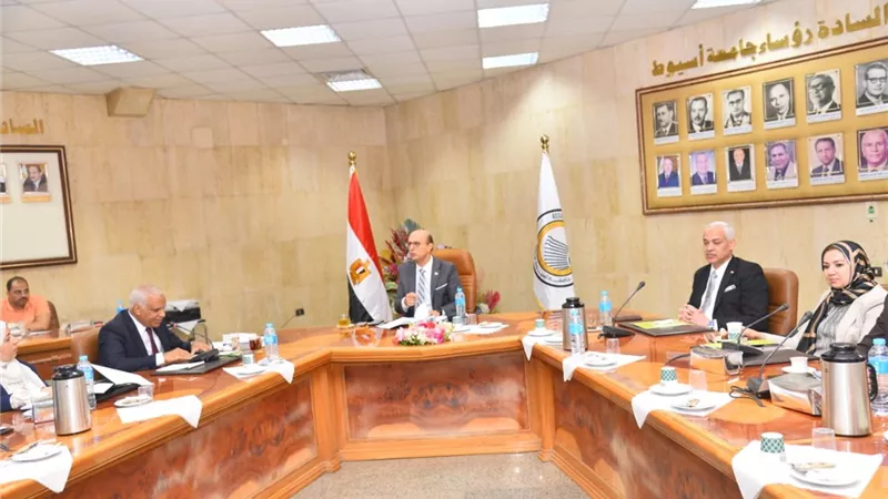 جامعة أسيوط تعلن مواعيد امتحانات منتصف الفصل الدراسي الأول