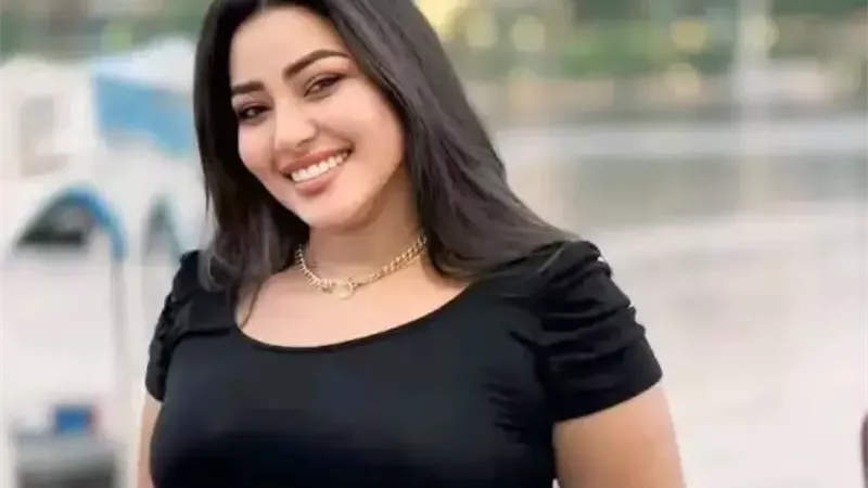 رحمة محسن تتناسى أحزانها مع «راقصة» وحفلة تنكرية