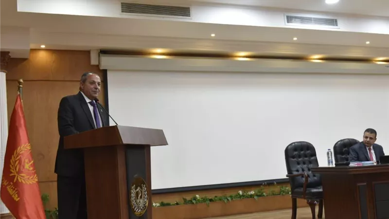 محافظ بورسعيد يبحث إجراءات تقنين أوضاع المزارعين وسبل تنمية القطاع  