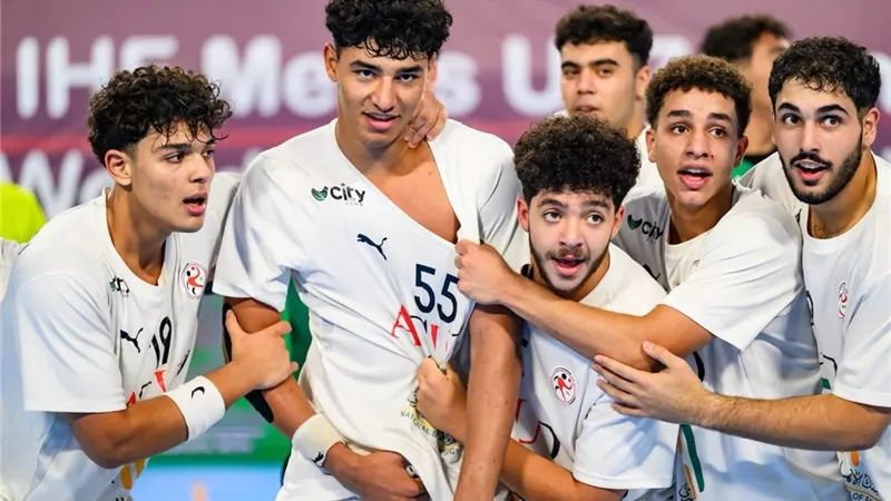 حسن مصطفى يهنئ اتحاد اليد بعد تأهل منتخب الناشئين لنهائي المونديال 