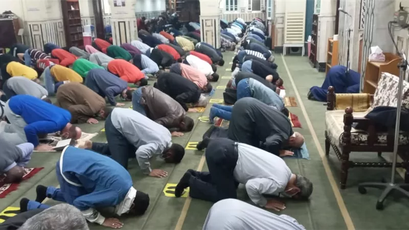 مواقيت الصلاة اليوم الجمعة بعد تطبيق التوقيت الشتوي