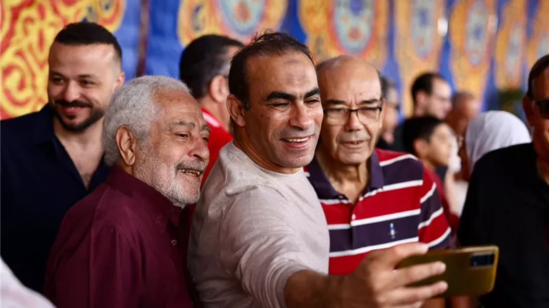 بحضور ياسين منصور وعبدالحفيظ.. توافد أعضاء الأهلي لانتخاب مجلس إدارة جديد