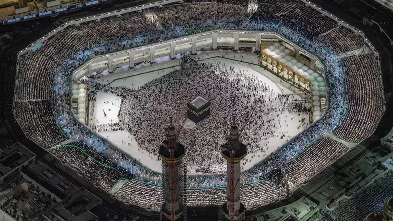 بث مباشر.. صلاة الجمعة من الحرمين الشريفين