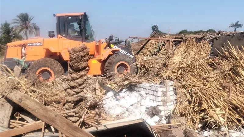 الوحدة المحلية بإهناسيا تواصل إزالة التعديات ورفع الإشغالات