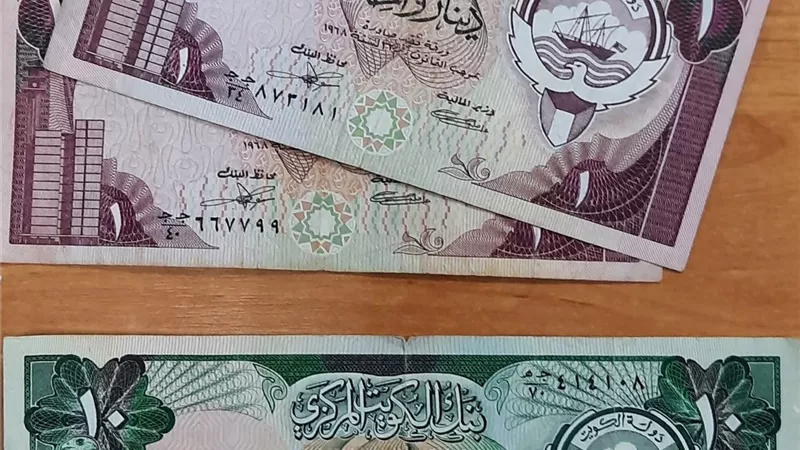 الدينار الكويتي يواصل الصعود.. مفاجآت في أسعار الصرف داخل البنوك المصرية