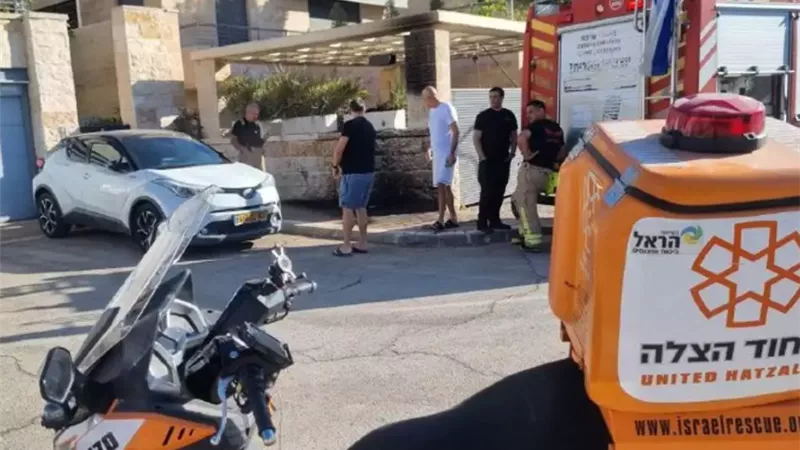 شرطي إسرائيلي يشعل النار في نفسه أمام منزل ضابط كبير بقسم التأهيل