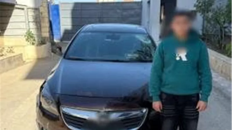 ضبط طالب بعد صدمه 4 أشخاص بسيارته في المينا 