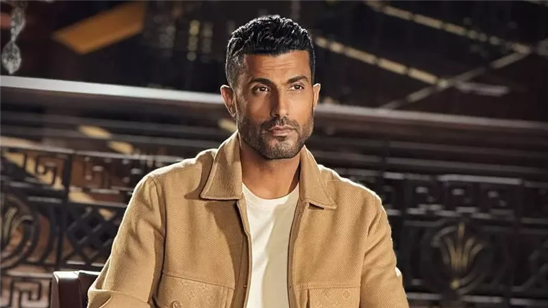 محمد سامي يقترح على جمهوره عرض مسلسله 8 طلقات في رمضان أو خارج السباق